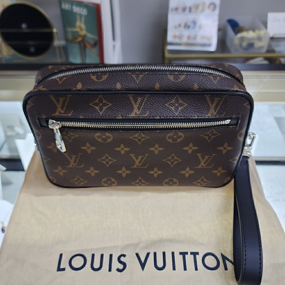 AUTHENTIC NWT Louis Vuitton Kasai Monogram Travel Clutch Wristlet Bag PURSE - Picture 2 of 7